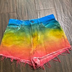 Levi’s 550 tie dye vintage cut off shorts